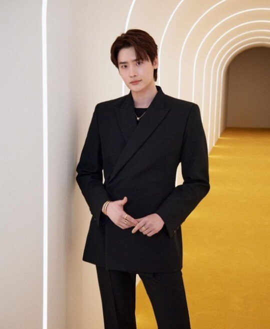 Ramalan Dukun 2 Tahun Lalu "Jodoh Sudah Putus" Viral Lagi usai IU dan Lee Jong Suk Resmi Putus, Videonya Bikin Merinding! 0000199736 001 20240319202202666