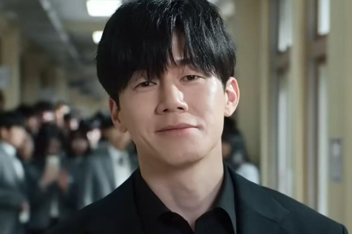 Banned Webtoon for Racism Becomes Netflix's #2 Global Hit โ The Irony Is Wild ๐ณ 0000423748 002 20260608123913482