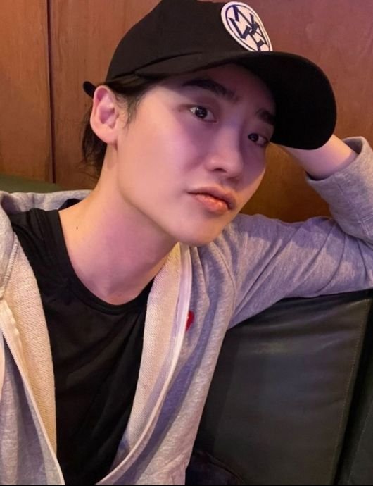 Ramalan Dukun 2 Tahun Lalu "Jodoh Sudah Putus" Viral Lagi usai IU dan Lee Jong Suk Resmi Putus, Videonya Bikin Merinding! 0004766456 002 20221231221607170