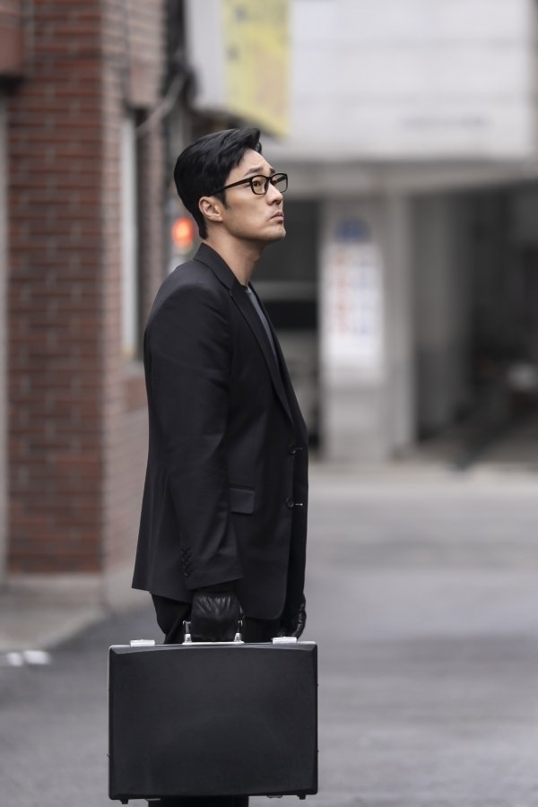 เปิดปมตอนจบเว็บตูน คิมบูจัง (Kim Bu-jang) เมื่อพ่อธรรมดาๆ สวมวิญญาณมือสังหารตามหาลูกสาว งานนี้บอกเลยว่าพีคมาก! 😱 202606271317192410 5 20260627132509955