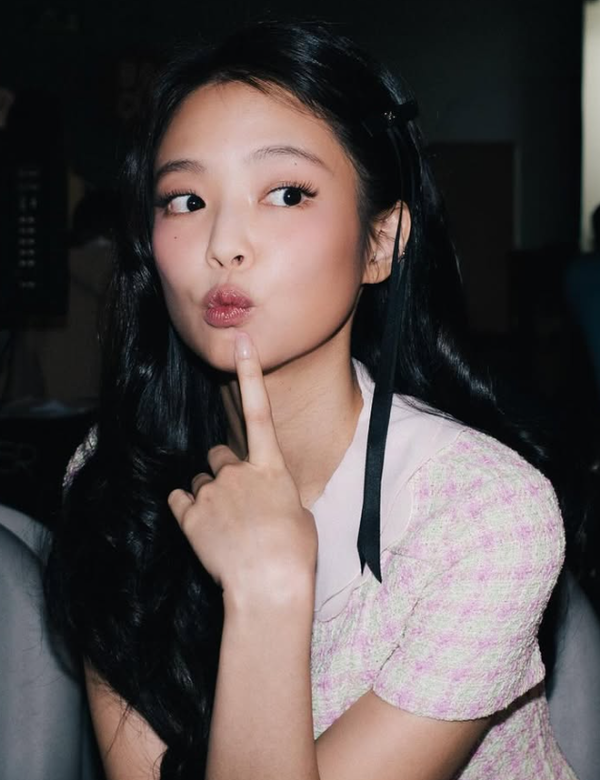 Jennie Dracula Menembus Billboard dan Cetak Sejarah Baru Solo Wanita K-Pop! 😱🔥 Jennie Dracula Menembus Billboard dan Cetak Sejarah Baru Solo Wanita K-Pop! 😱🔥