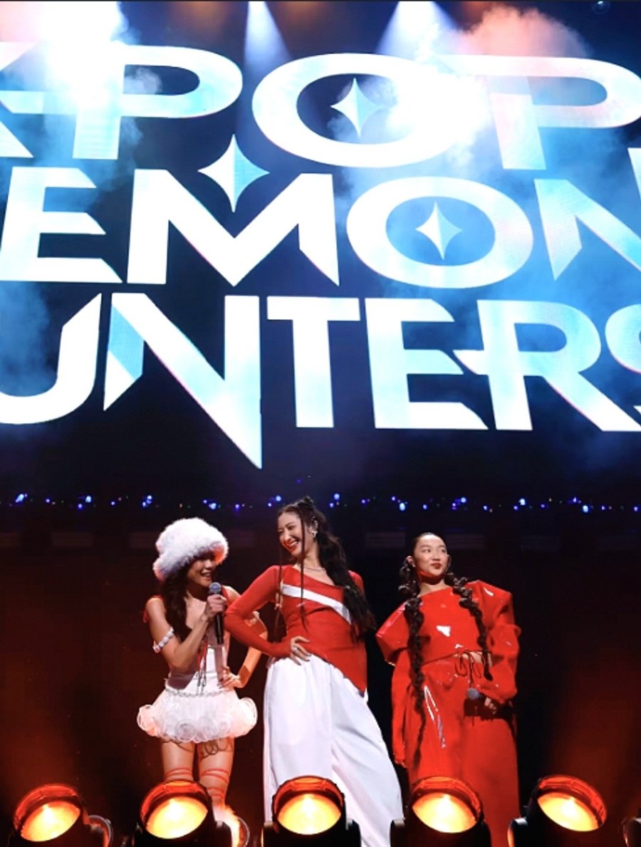 مشاهدات تتخطى 300 مليون، أرباح بمليار دولار، وحتى أوسكار مزدوج: القصة المجنونة للنجاح الساحق لفيلم K-Pop: Demon Hunters 