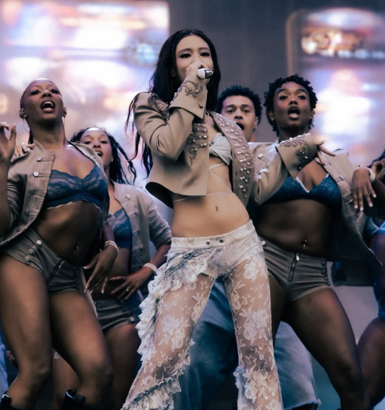 El desgarrador final de **Jennie** de **BLACKPINK** en Japón: problemas de vestuario, fallos técnicos y lágrimas en Osaka 😭💔 El desgarrador final de **Jennie** de **BLACKPINK** en Japón: problemas de vestuario, fallos técnicos y lágrimas en Osak