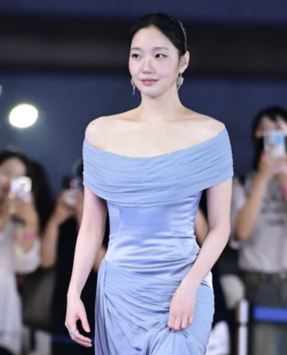 Why Kim Go-eun’s Blue Dragon Win Was a 100% Total Absolute No-Brainer! 🔥 Why Kim Go-eun’s Blue Dragon Win Was a 100% Total Absolute No-Brainer! 🔥